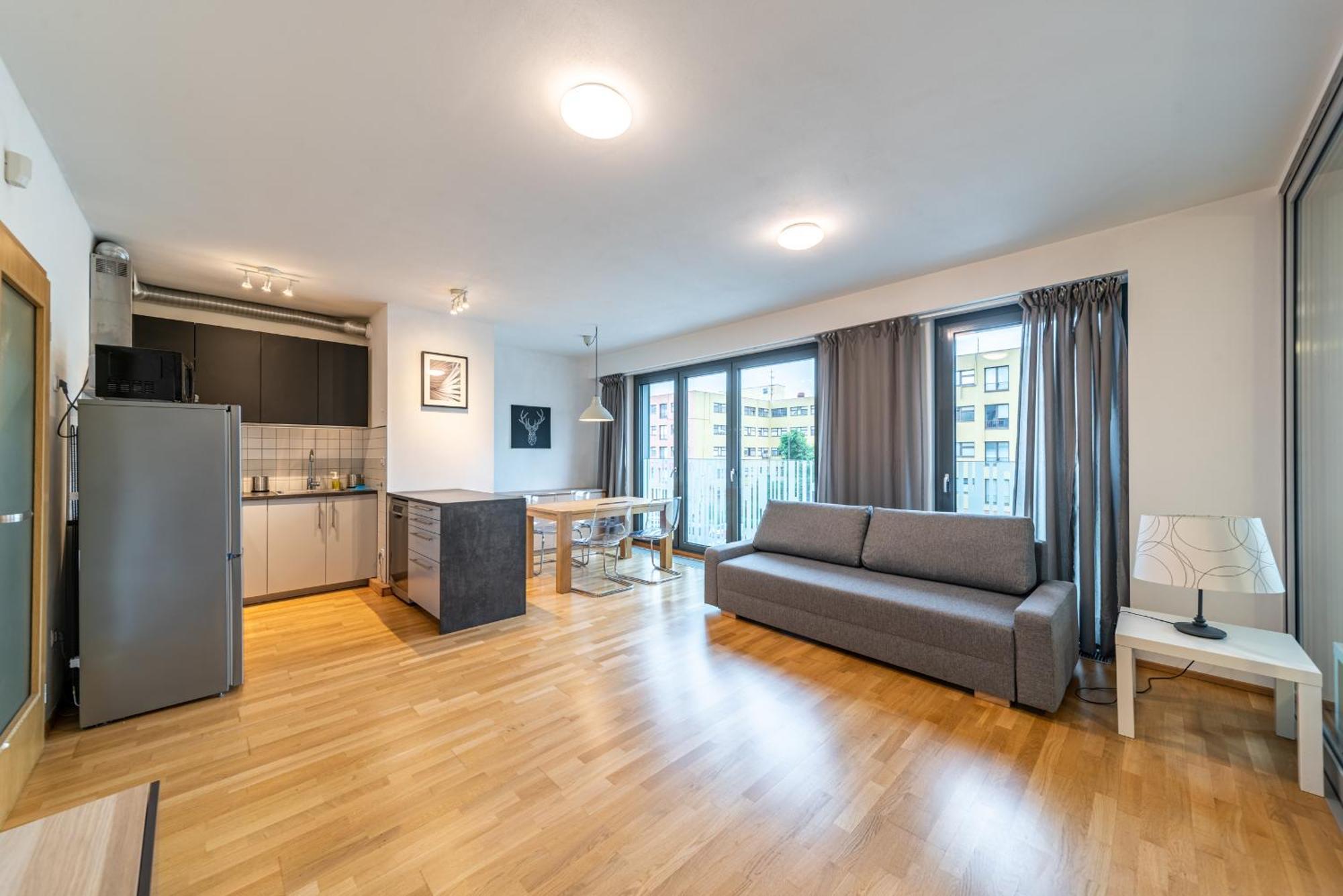 Garden Towers Apartments — Fotky 3
